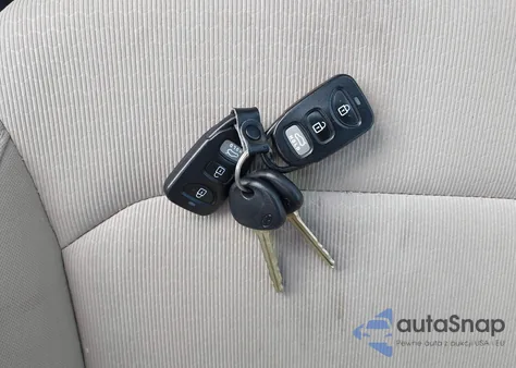 2017 Hyundai Elantra Se из США, поврежденный, VIN KMHD74LF0HU380123